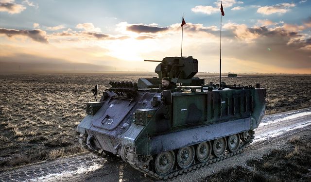 Türkiye'nin ilk elektrikli zırhlı personel taşıyıcısı E-ZPT görücüye çıktı