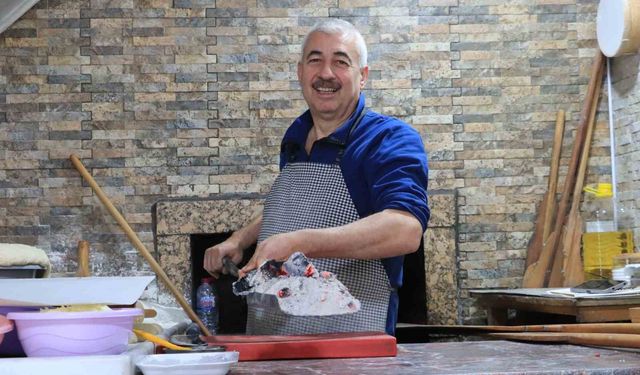 Fırından kalbe sıcak bir yolculuk: Eskişehirli pidecinin 35 yıllık köz geleneği