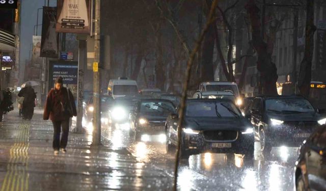 İzmir'de metrekareye 47.5 kilogram yağış düştü