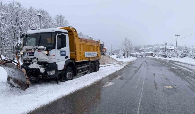 İzmit-Kandıra yolunda kar mesaisi