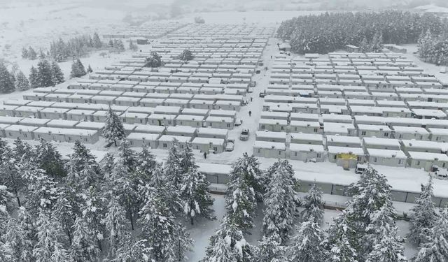 Kar kalınlığının 1 metreyi bulduğu Doğanşehir havadan görüntülendi