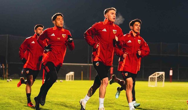 Kayserispor'un Antalya kampı başladı