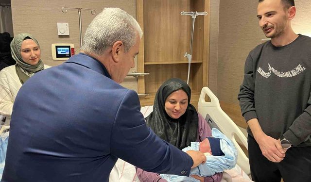 Konya'da yeni yılın ilk bebeği Alparslan bebek oldu