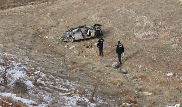 Malatya'da lastiği patlayan otomobil şarampole uçtu: 1 ölü, 2 yaralı