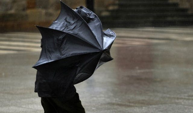 Uşak'ta kuvvetli rüzgar ve fırtına uyarısı