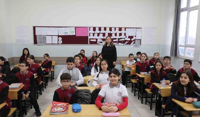 Yaklaşık 18 milyon öğrenci karnelerini alarak yarıyıl tatiline girdi