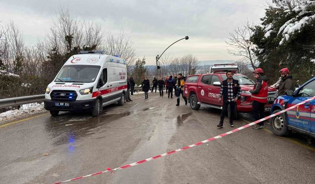 Yolcu otobüsü şarampole yuvarlandı, çok sayıda yaralı var
