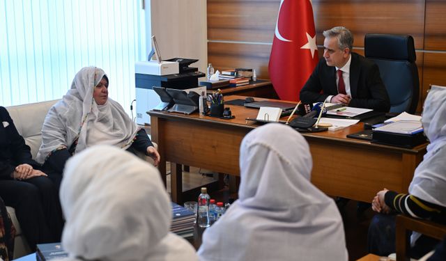 AK Parti Genel Başkan Yardımcısı Yalçın, Mihalgazi Belediye Başkanı Güneş'i ağırladı