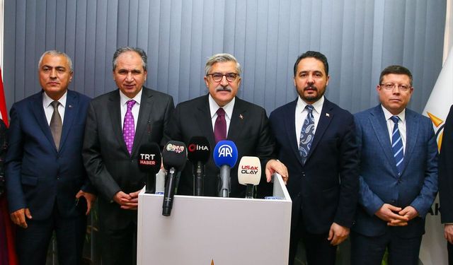 AK Parti Genel Başkan Yardımcısı Yayman, Uşak'ta partisinin il başkanlığını ziyaret etti: