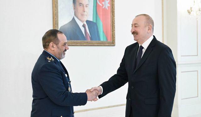 Azerbaycan Cumhurbaşkanı Aliyev, İran Savunma Bakanı Nasırzade'yi kabul etti