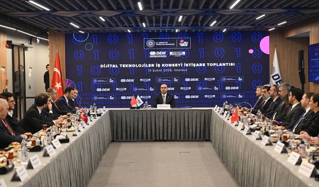 Bakan Kacır, DEİK Dijital Teknolojiler İş Konseyi ile bir araya geldi