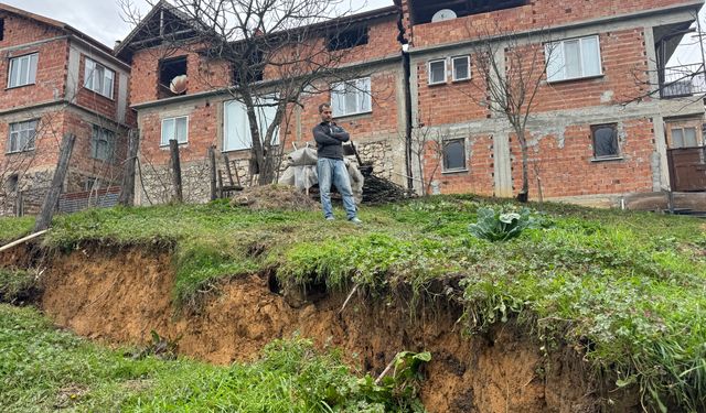 Bartın'da heyelan nedeniyle 3 evde çatlaklar oluştu