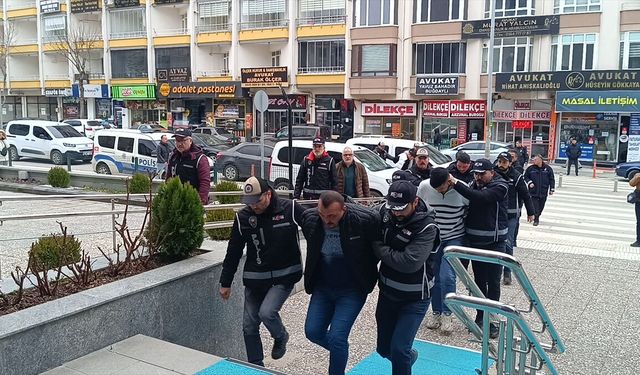 Çorum'da 2 iş yerine silahlı saldırı düzenlenmesine ilişkin 8 şüpheli gözaltına alındı