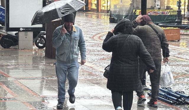 Edirne'de sağanak etkili oluyor