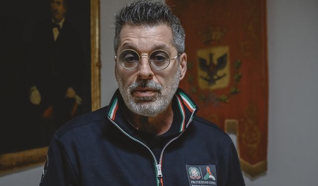 İtalya'da toprak kayması yaşanan ilçede yüksek risk sebebiyle belirsizlik sürüyor