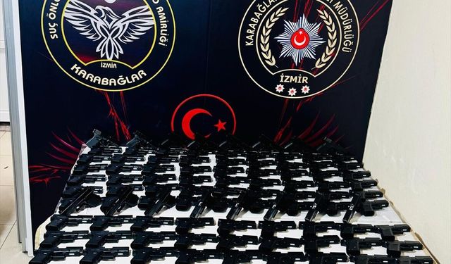 İzmir'de kümeste 124 ruhsatsız tabanca ele geçirildi