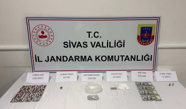 Sivas'ta uyuşturucu operasyonunda yakalanan 3 zanlı tutuklandı