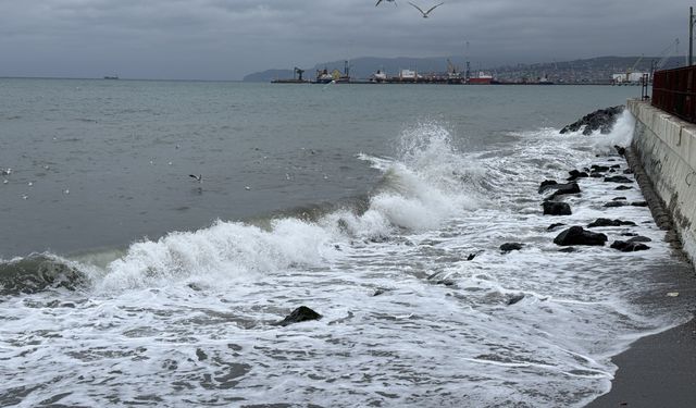 Tekirdağ'da poyraz deniz ulaşımını olumsuz etkiliyor