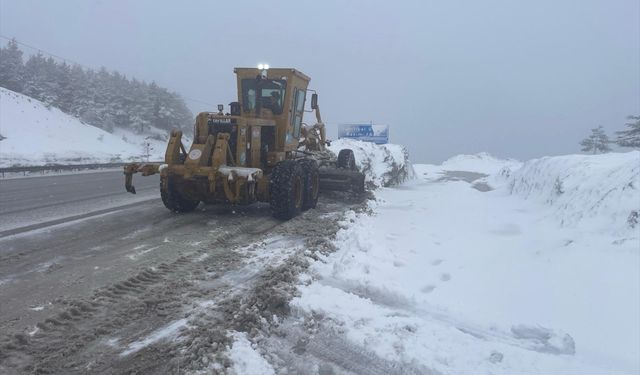 Tokat-Sivas kara yolunda kar etkili oluyor