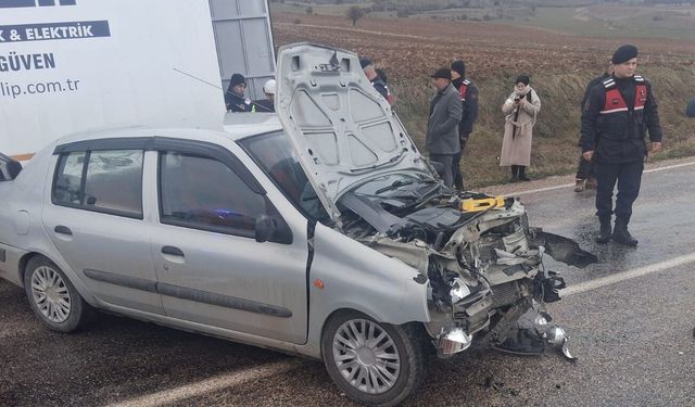 Tokat'ta 2 otomobilin çarpıştığı kazada 7 kişi yaralandı