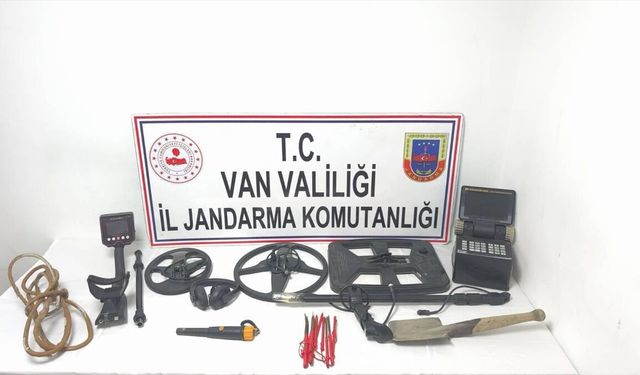 Van'da kaçak kazı yapan 3 kişi suçüstü yakalandı