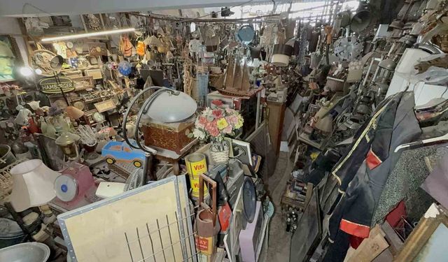 47 yıllık tutku servete dönüştü: antika dükkânında adım atacak yer yok