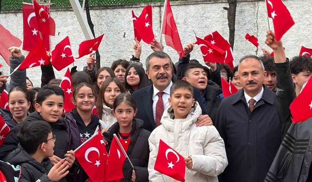 Bakan Tekin: 'Bağımsızlığımızın asıl savunucusu bireyleri yetiştirmek bizim işimiz'