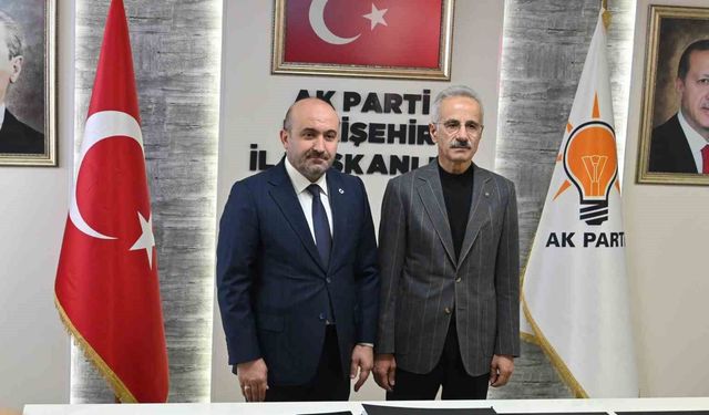Bakan Uraloğlu, AK Parti Eskişehir Teşkilatı ile buluştu