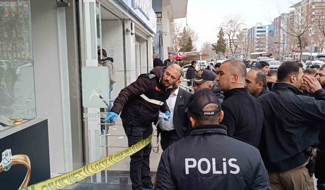 Batman'da kuru sıkı tabancayla kuyumcu soygunu: 1 kilo altın çalındı