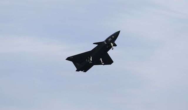 Bayraktar KIZILELMA eğitim uçuşunu başarıyla tamamladı