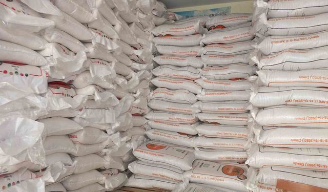 Burhaniye de Yağmurlar yağdı gübre satışları arttı