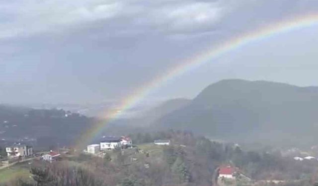 Bursa'da yağmur sonrası gökkuşağı görsel şöleni