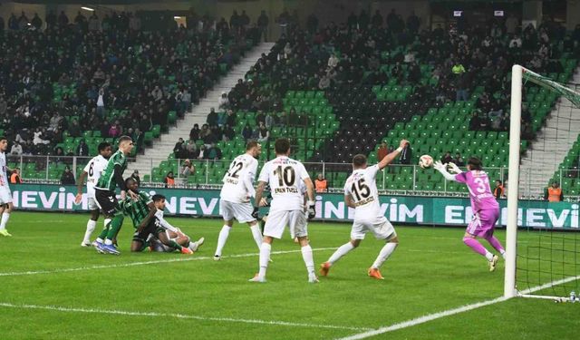 Düşme potasındaki Sakaryaspor'da teknik direktör istikrarsızlığı