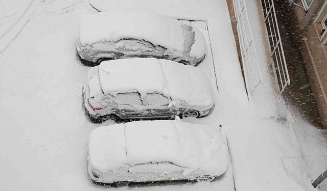 Erzincan'da eğitime kar engeli