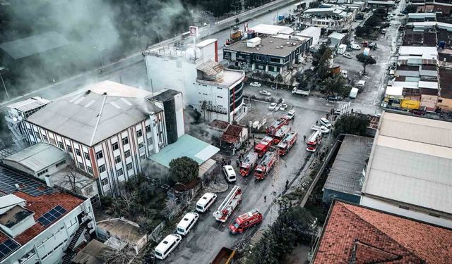 İzmir'de fabrikada çıkan yangın söndürüldü