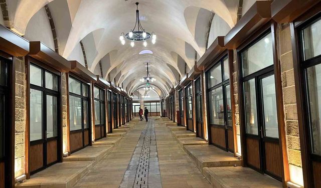 Kahramanmaraş'ta 526 yıllık Tarihi Çarşı'da 140 iş yerinin restorasyonu tamamlandı