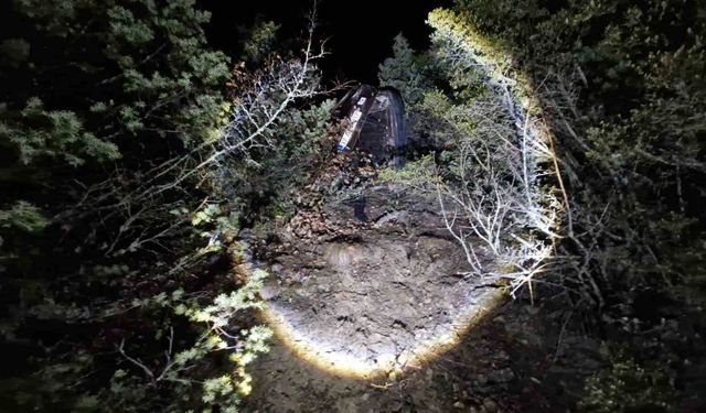 Kastamonu'da otomobil uçuruma yuvarlandı: 1 ölü, 2 yaralı