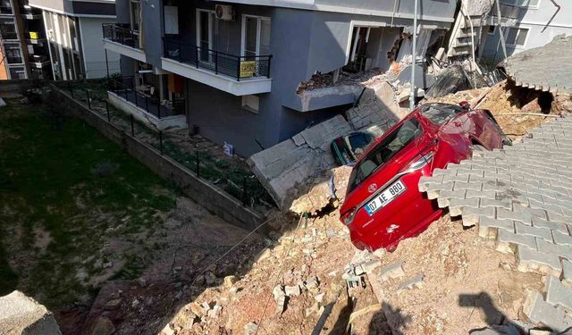 Menemen'de istinat duvarı çöktü: 151 kişi tahliye edildi