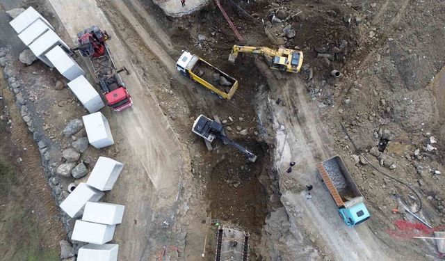 Samsun'da dereler taşkın riskine karşı ıslah ediliyor