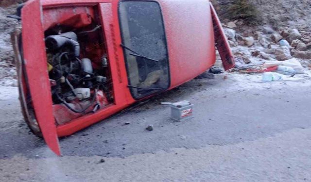 Şiddetli rüzgar otomobili yan yatırdı