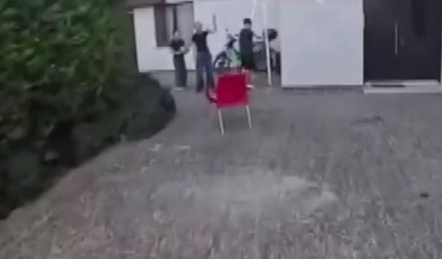 Siparişe gitti, kahraman oldu: Çatıda mahsur kalan çocuğu kurye kurtardı