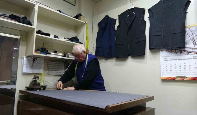 Terzilik mesleğinde yarım asrı geride bıraktı