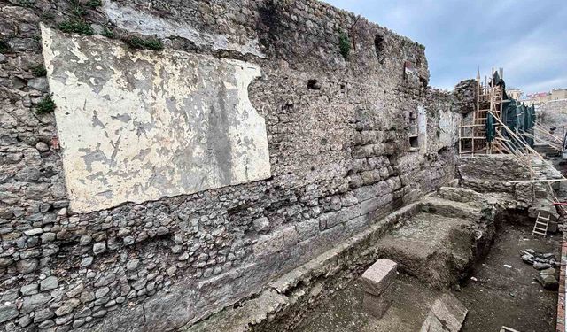 Trabzon'da zeminin 8 metre altından 'dere limanı' çıktı