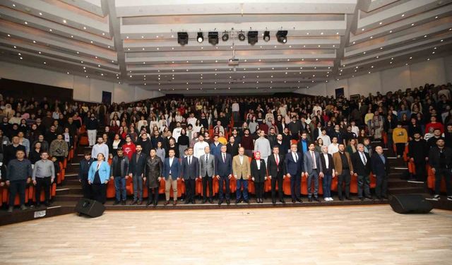 Türkiye'nin ilk astronotu Alper Gezeravcı: Ay'a gitmek üzere ikinci görevin eşiğine gelmiştik, Mart ayına ötelendi şu an