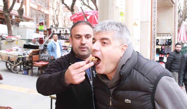 Uzman diyetisyenden iftar ve sahur arasında 2 litre su tüketimi önerisi