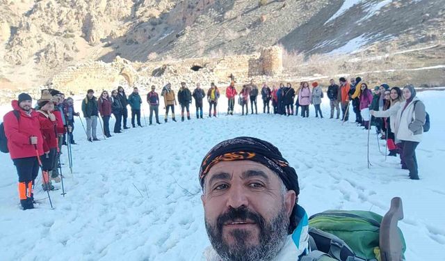 Van'da beyaz örtü altında tarihe yolculuk: Der Meryem Manastırı ziyaret edildi