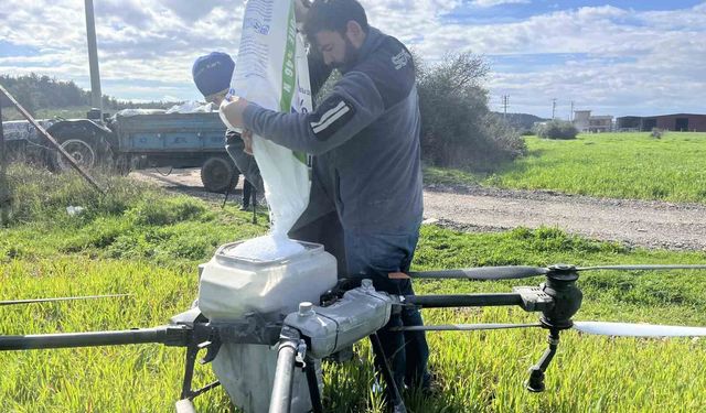 Yağmurdan çamura dönen tarlalarda çiftçi çözümü dronda buldu