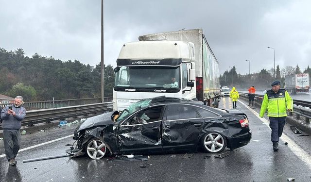 Anadolu Otoyolu'nda zincirleme kaza nedeniyle kapanan İstanbul yönü ulaşıma açıldı