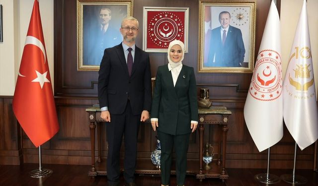 Bakan Göktaş, Ukrayna'nın Ankara Büyükelçisi Celal ile görüştü