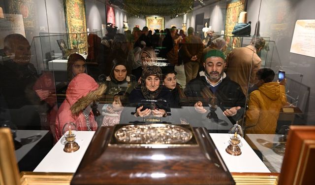 Gaziantep'te 'Mukaddes Emanetler Sergisi'ne yoğun ilgi
